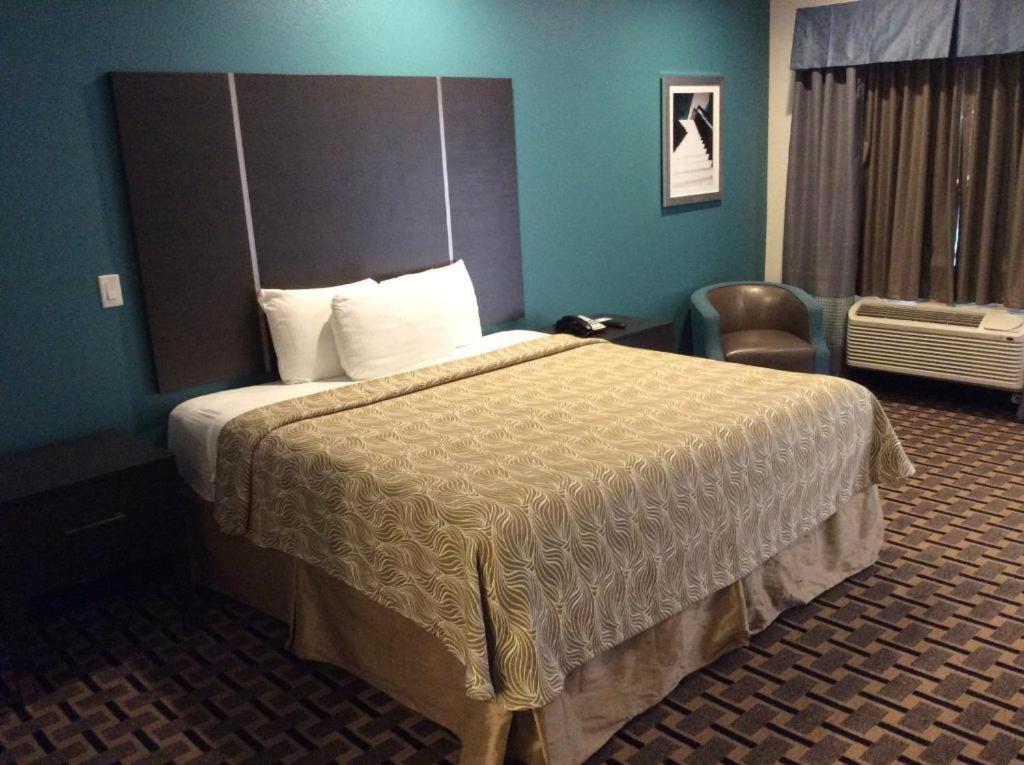 Regency Inn & Suites- Nw Houston Jersey Village Экстерьер фото