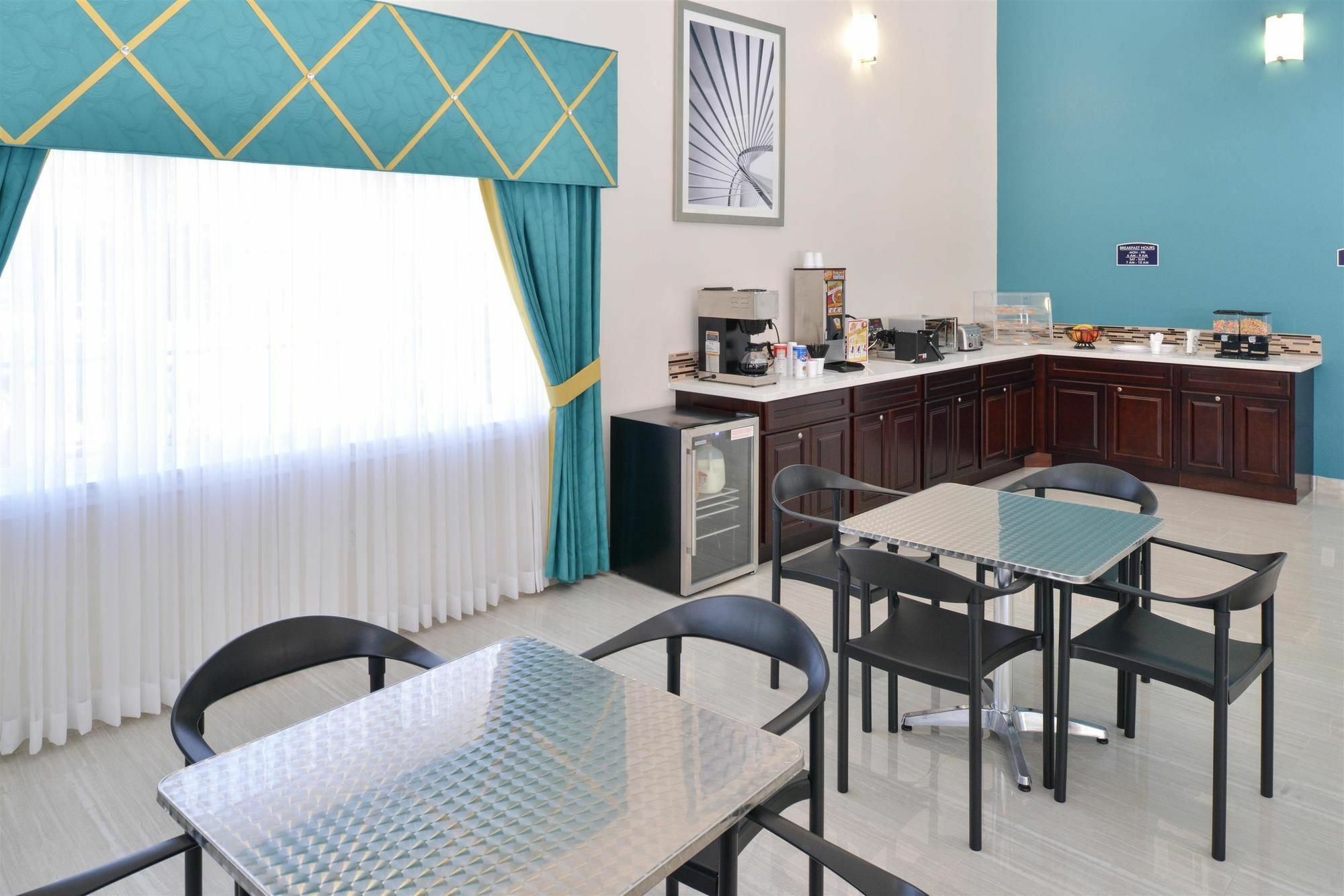 Regency Inn & Suites- Nw Houston Jersey Village Экстерьер фото